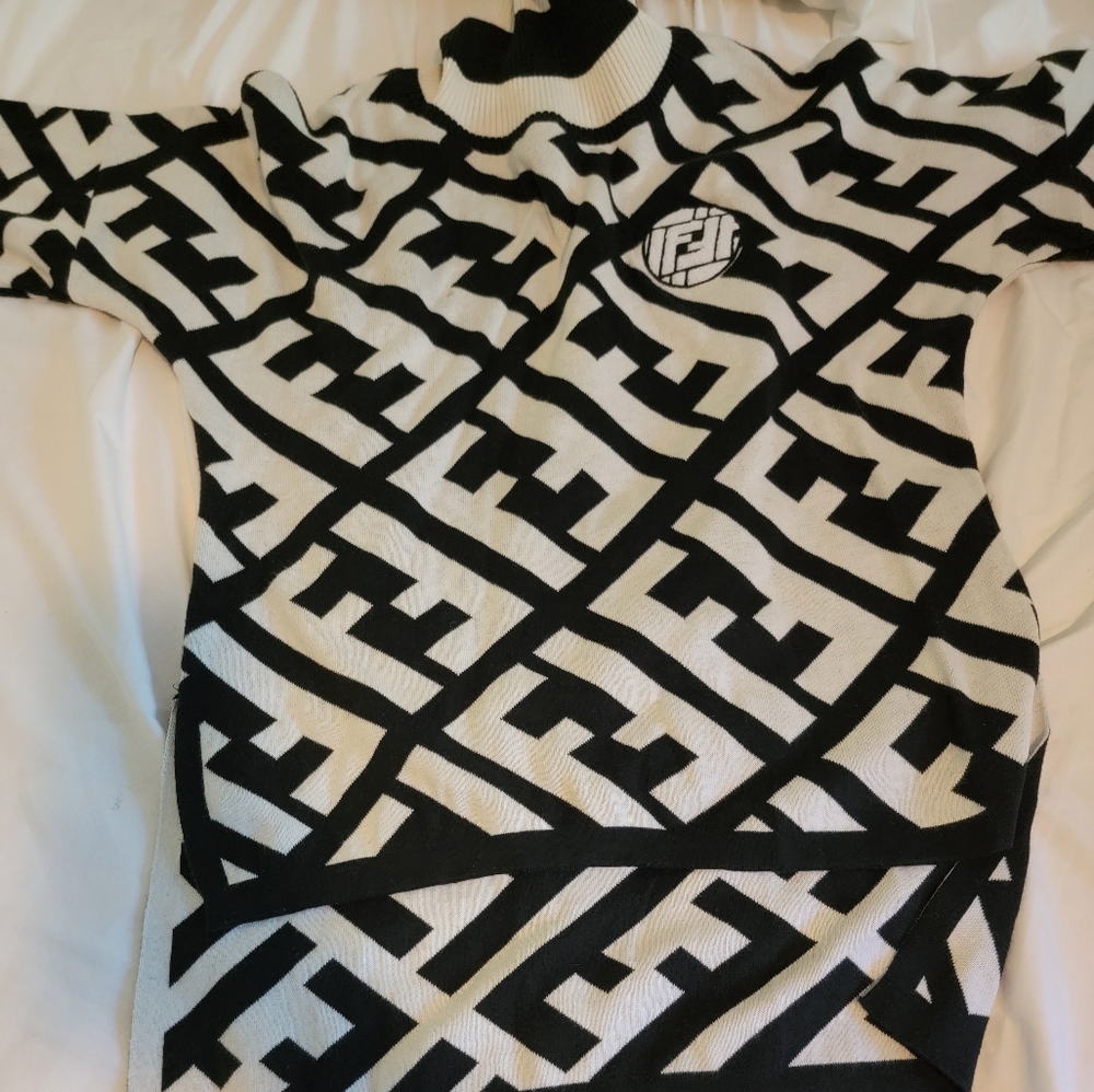 Fendi poncho
